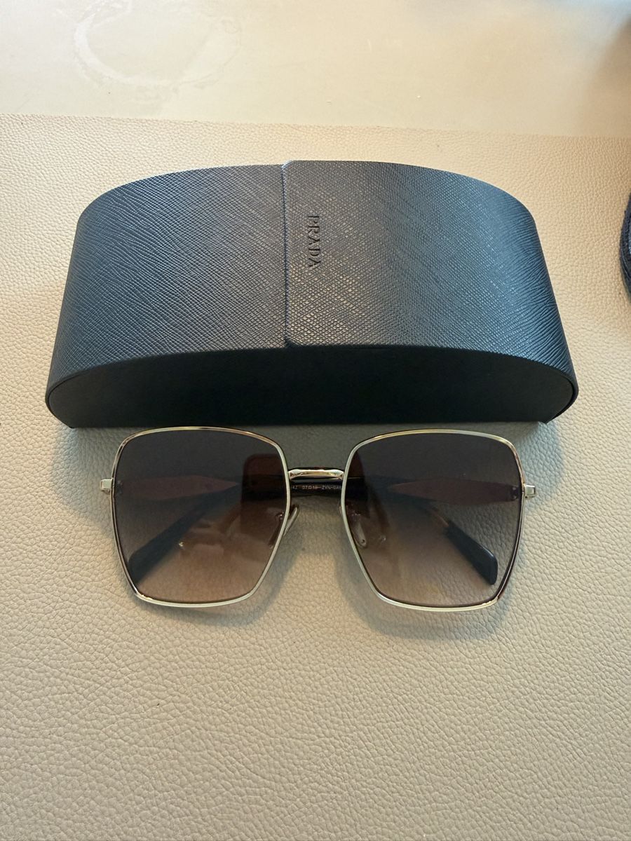 Prada Brillen & Gläser: Prada Sonnenbrille  – Neu (gemäss Beschreibung) aus Männedorf von ScottNatalia