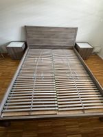 Komplettes Schlafzimmer-Bett, Lattenroste, Kommode