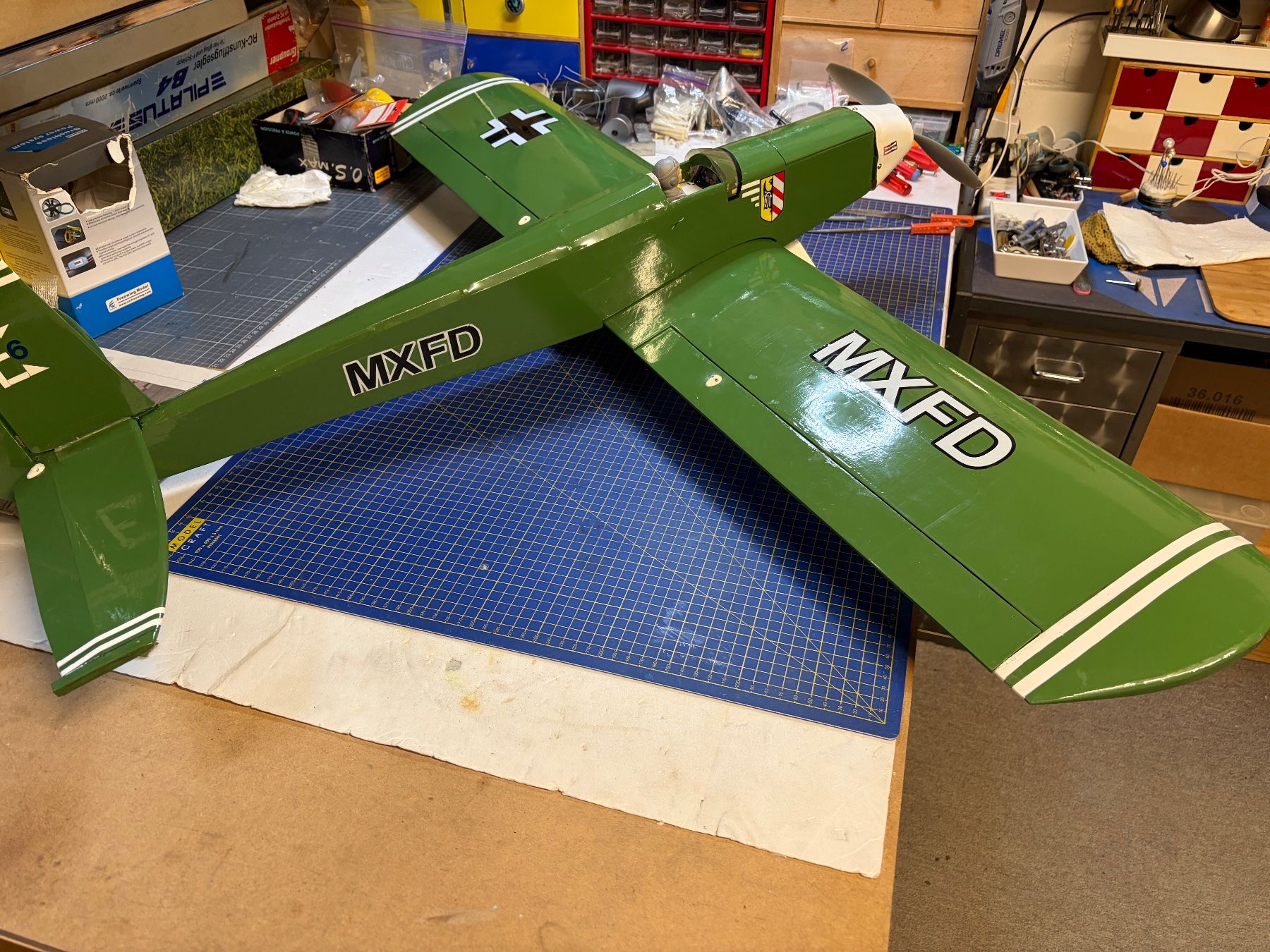 Modellismo RC: Schönes, grünes RC-Flugzeug , Oldtimer x2 – Nuovo (secondo la descrizione) da Glattbrugg venduto da Olio7 3