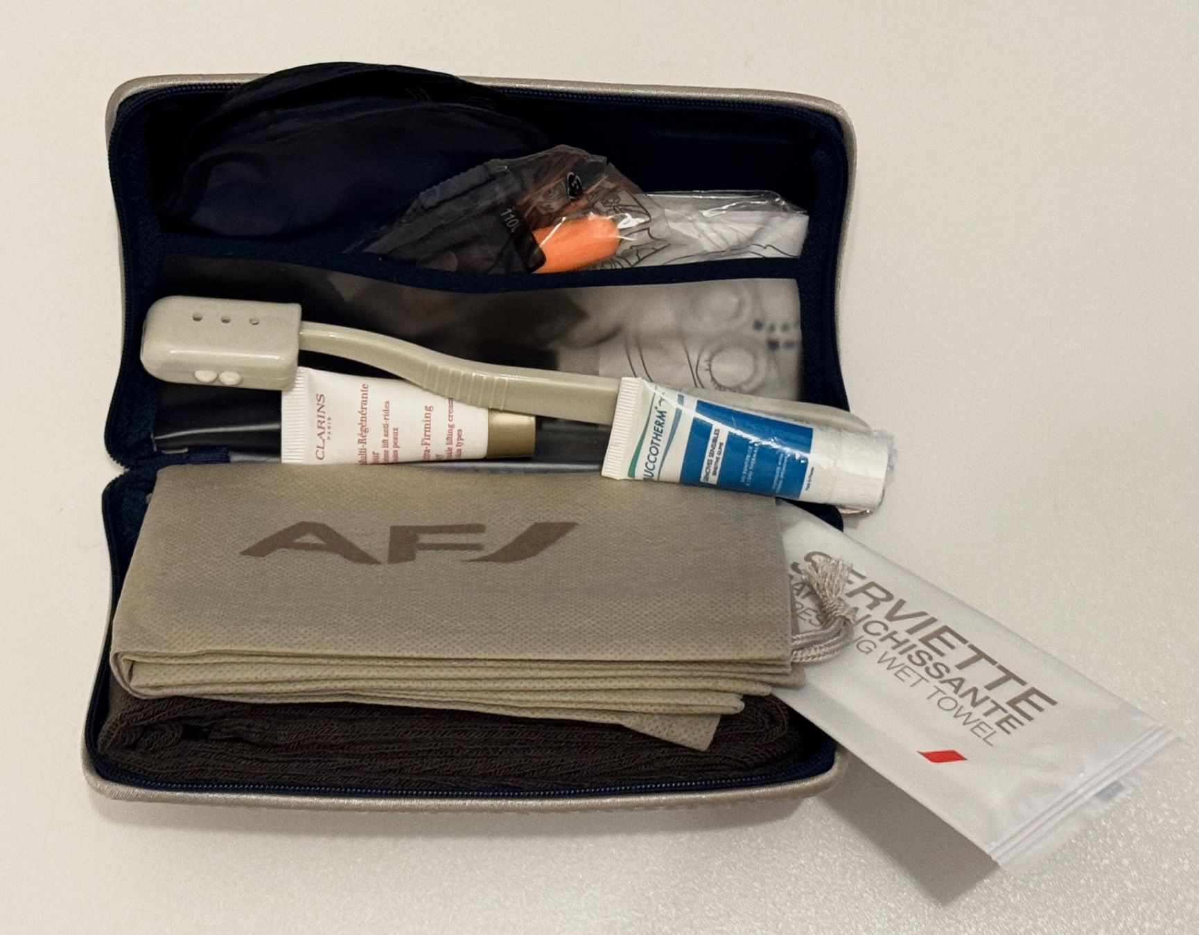 Custodie per cosmetici: AIR FRANCE Amenity kit – Nuovo (secondo la descrizione) da Genève venduto da Murmurs