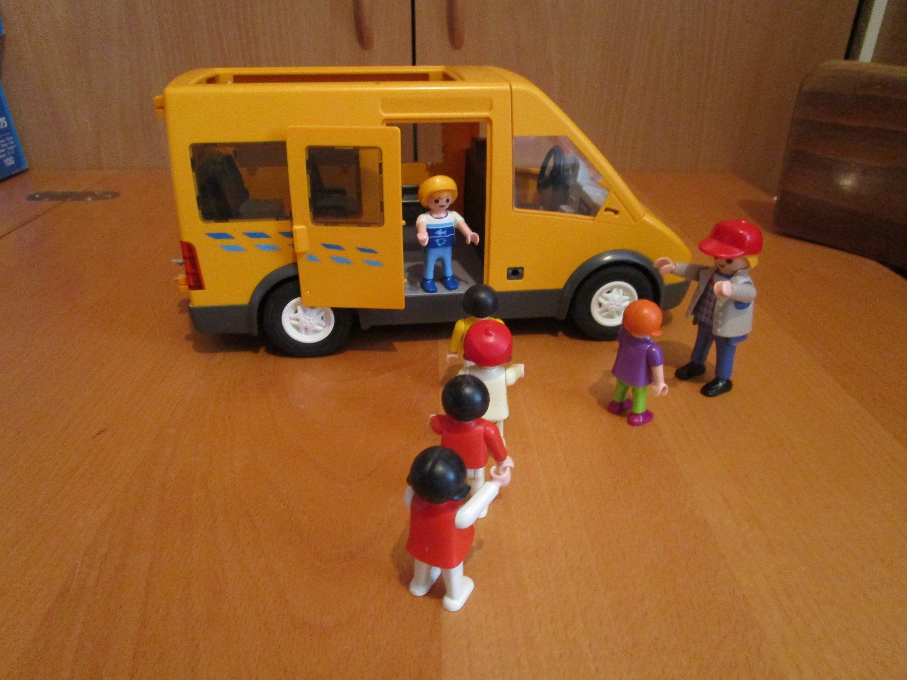 Playmobil Spielzeuge: Playmobil  -  Schulbus – Gebraucht aus Wetzikon ZH von Storchadebar