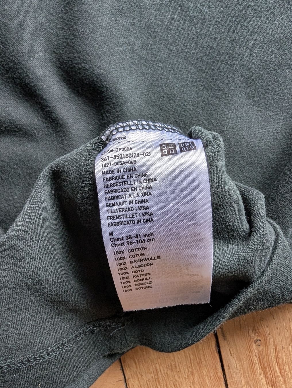 Uniqlo Maglioni & Felpe: Uniqlo Grüner Rollkragen Pullover Grösse M – Usato da Zürich venduto da Hedkandi 3