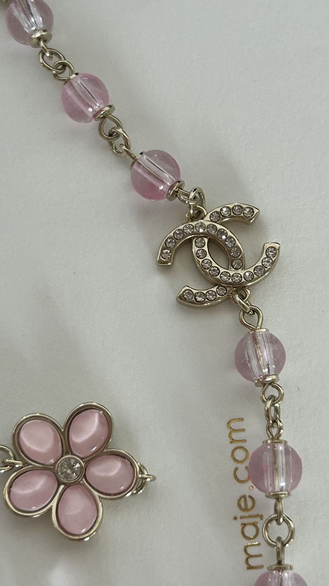 Chanel Colliers: Collier Chanel fleurs roses perles – D'occasion à Arzier-Le Muids par kaczuszka 3