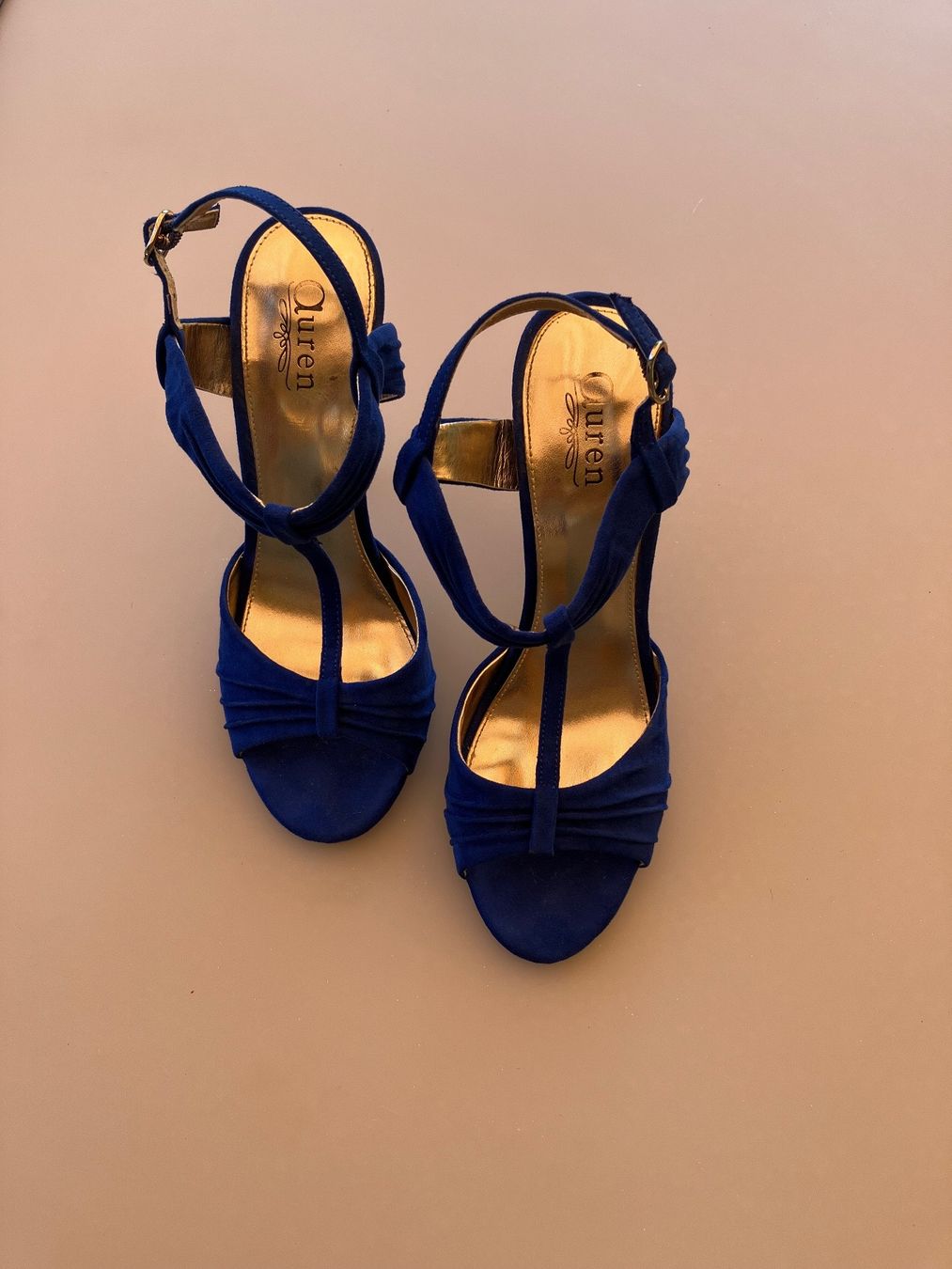 Chaussures femmes: Escarpins bleus élégants, taille 39 👠✨ – D'occasion à Chavannes-des-Bois par mai_pfq6