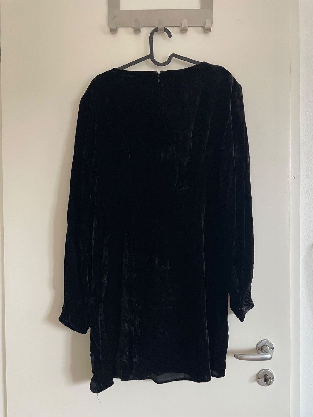 Vestiti: Schwarzes Kleid Anotherstory – Usato da Basel venduto da schnudibu 1