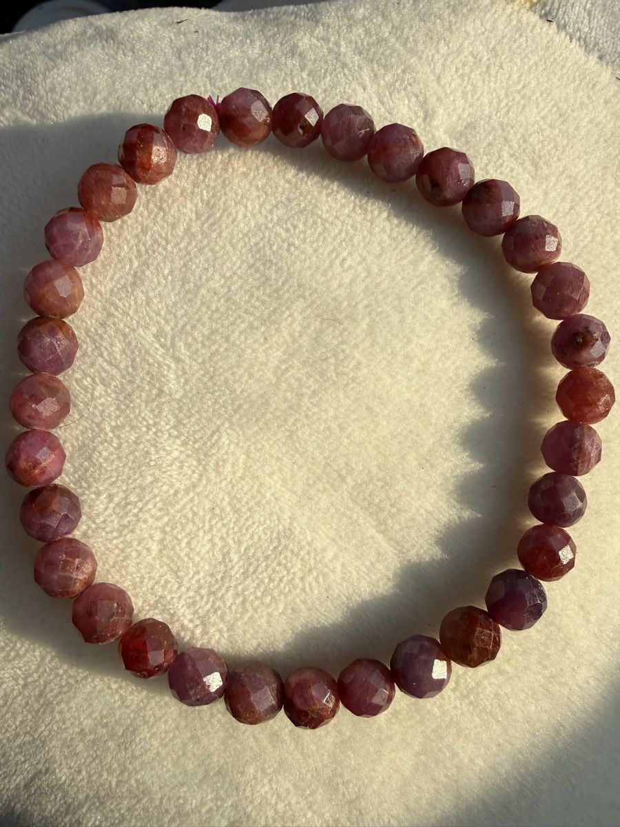 Bracelets: Edles Rubin Armband 6mm Facettiert – Neuf (Voir description) à Jegenstorf par SteinGlanz 3