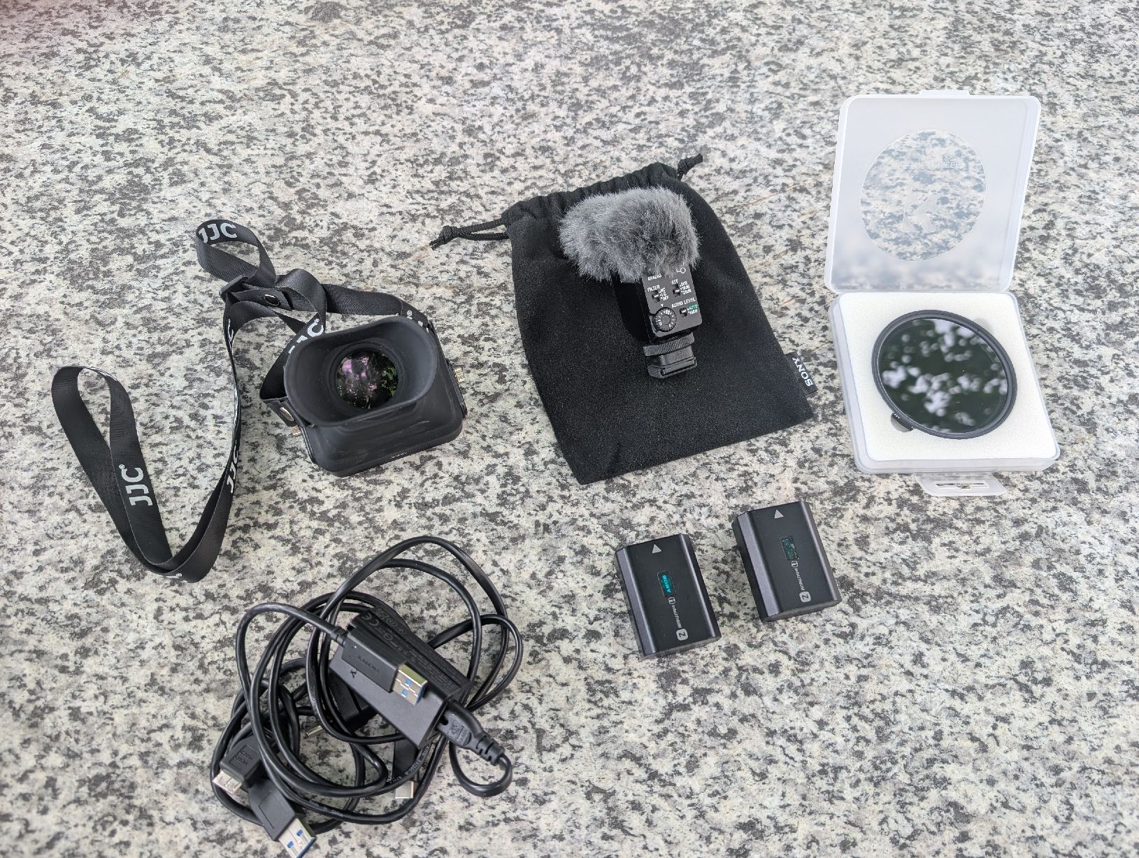 Sony Camcorder: Kit Sony FX30 avec 18-105 – Neu (gemäss Beschreibung) aus Flanthey von GuyLee 2
