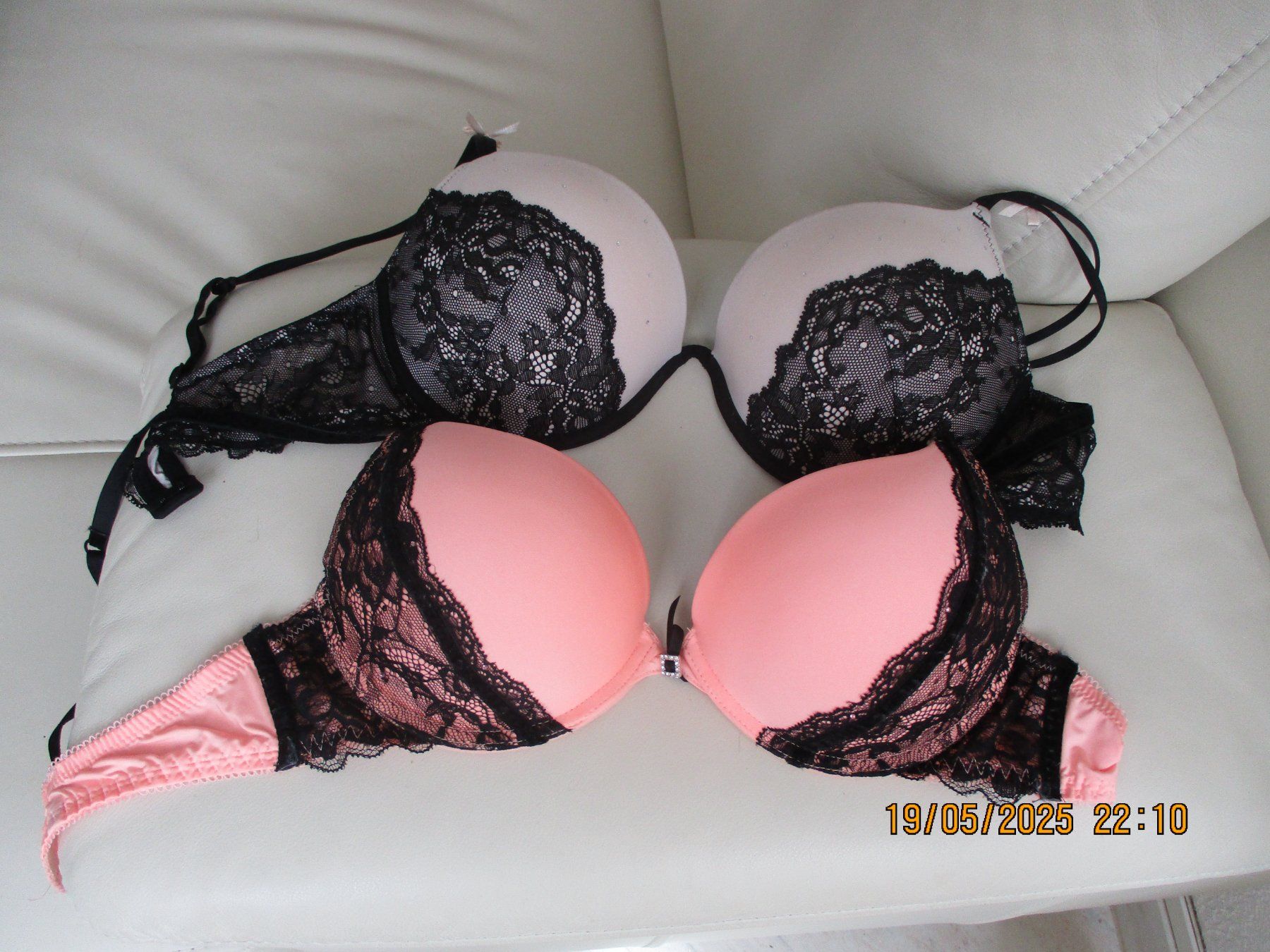 Altra biancheria intima: Neue Push up BH. 9.-- CHF pro Stk. – Nuovo (secondo la descrizione) da Zürich venduto da elena_99