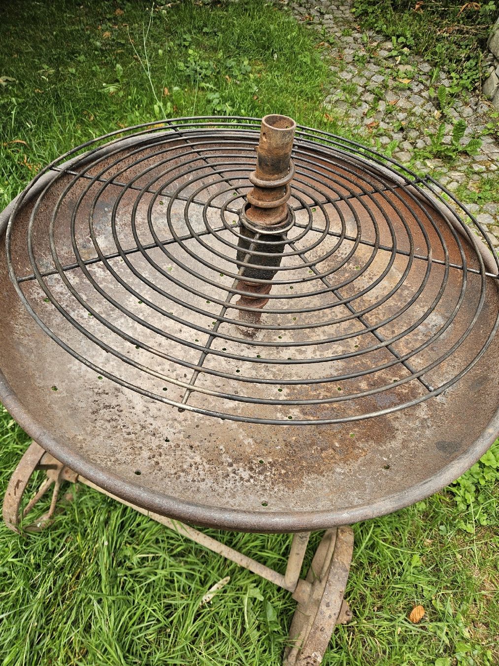 Grils: Holzkohlegrill – D'occasion à Dachsen par roda99 1