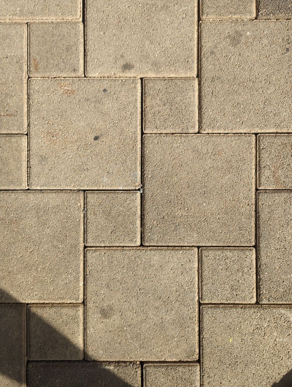 Pierres & tuiles: Pflastersteine Beton ca 36m2 – D'occasion à Bubendorf par lyn_mcz2 2