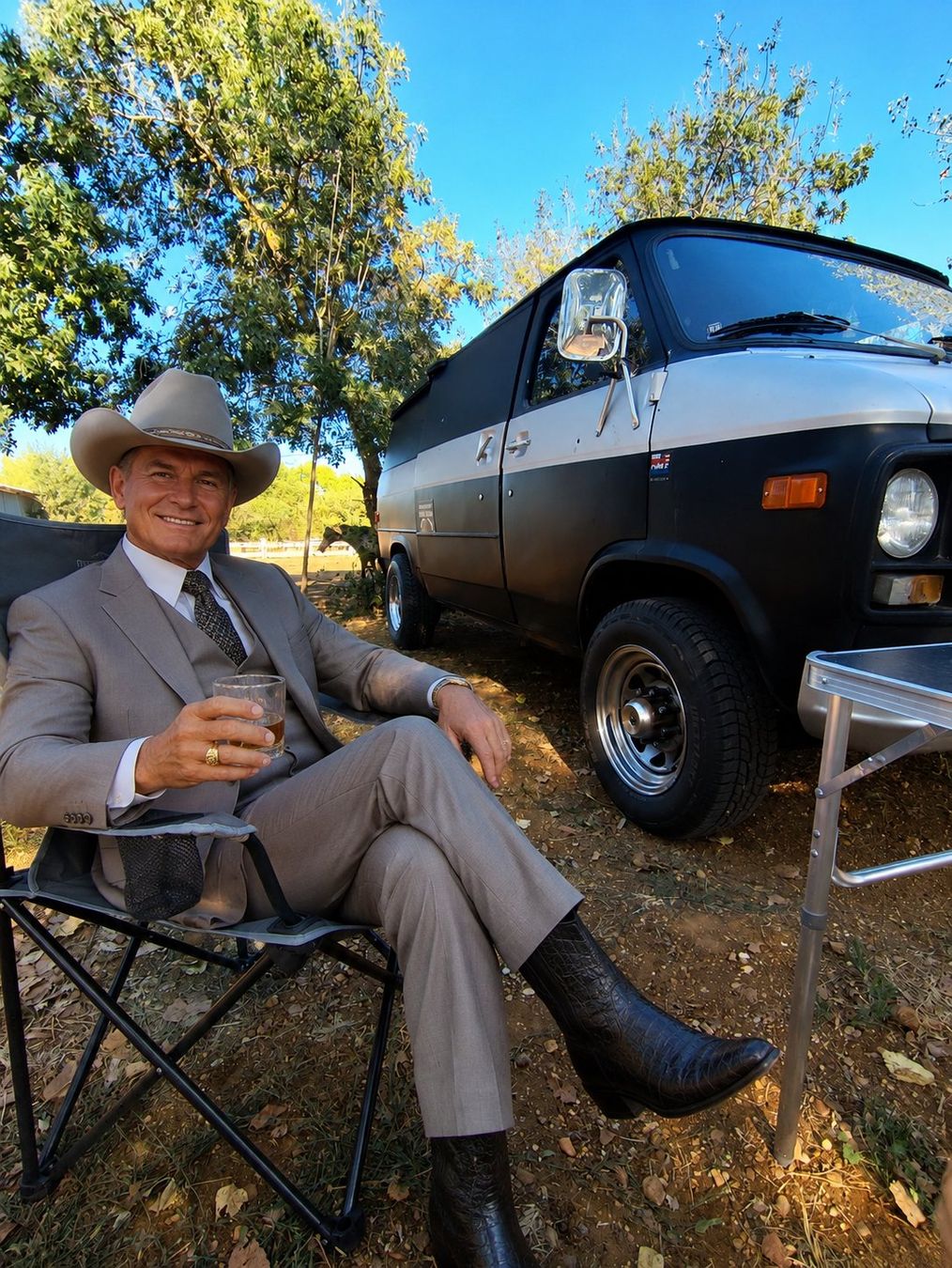 Chevrolet Automobili: Chevy Van V8. US Car. Camping-car. Vanlife. Fourgon aménagé. – Usato da Ollon VD venduto da Docteur_Bibolini 1