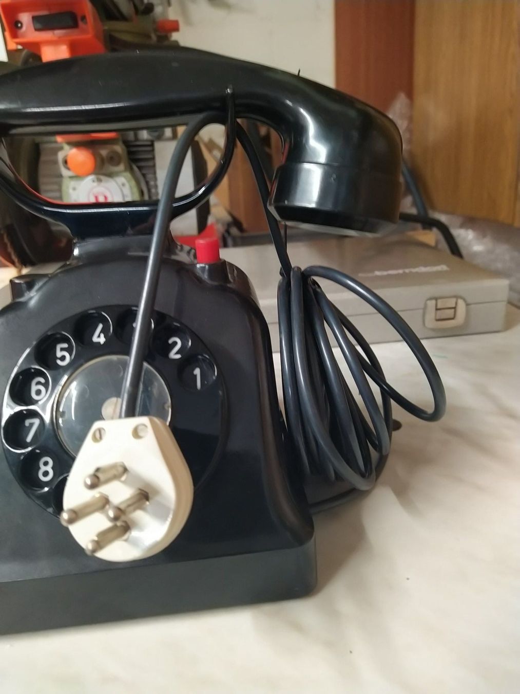 Telefoni: Tischstation T29 Model 1929 – Usato da Lachen SZ venduto da Wba47 1