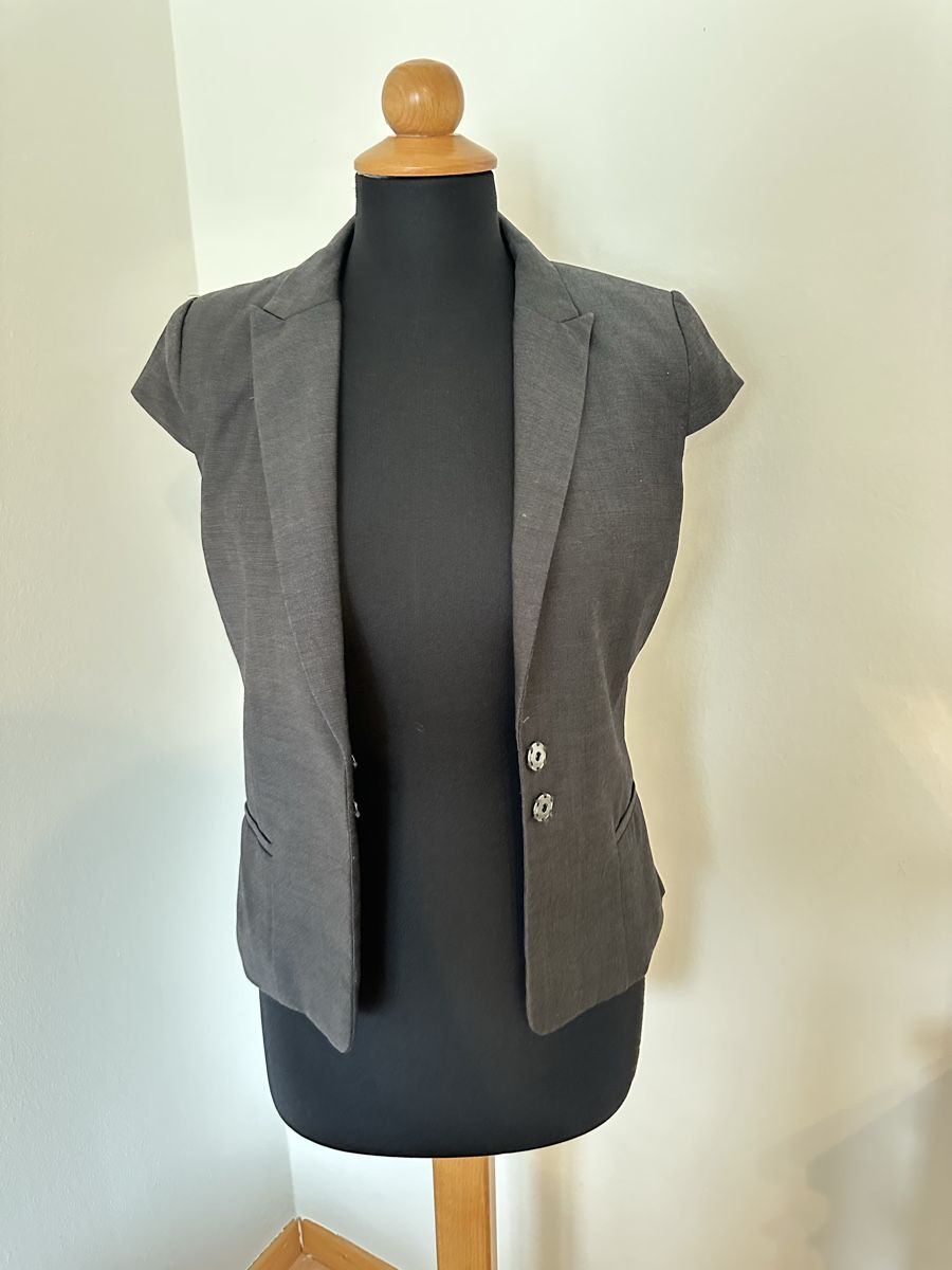 H&M Vestes: H&M short sleeve blazer – D'occasion à Murgenthal par mar_q2yf 1