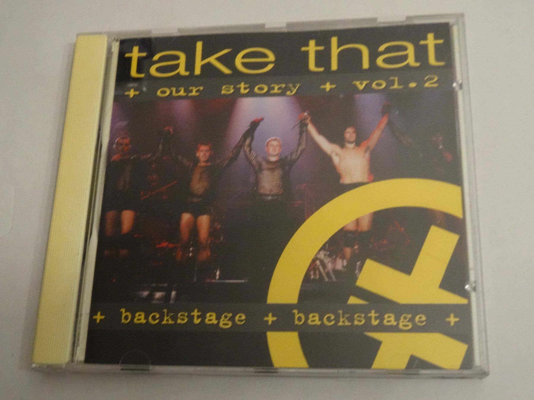 CD: Take That - Our Story Vol. 2 CD - Backstage + PANINI STICKER – Usato da Olten venduto da Disc-Ausverkauf