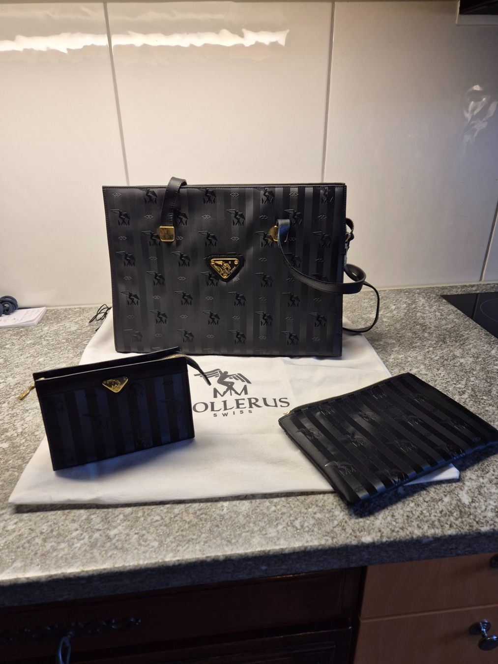 Taschen für Damen: Mollerus Handtasche Set neuwertig – Gebraucht aus Mettmenstetten von Pbone