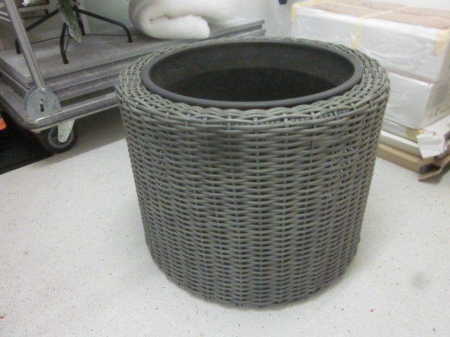 Pots de fleurs: Pflanzengefäss aus Rattan – D'occasion à Aarau Rohr par biene1988