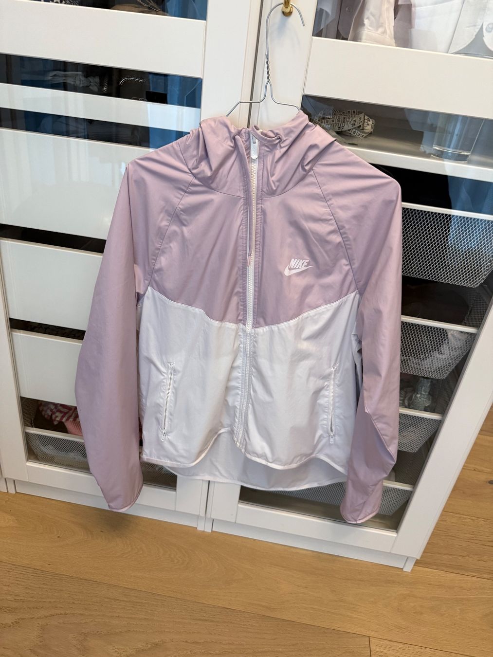 Nike Vestes: Windrunner Nike Lila/weiss, S – Neuf (Voir description) à Uitikon Waldegg par SIMI086 1