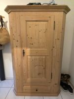 Garderoben - Holzschrank - Bauernschrank