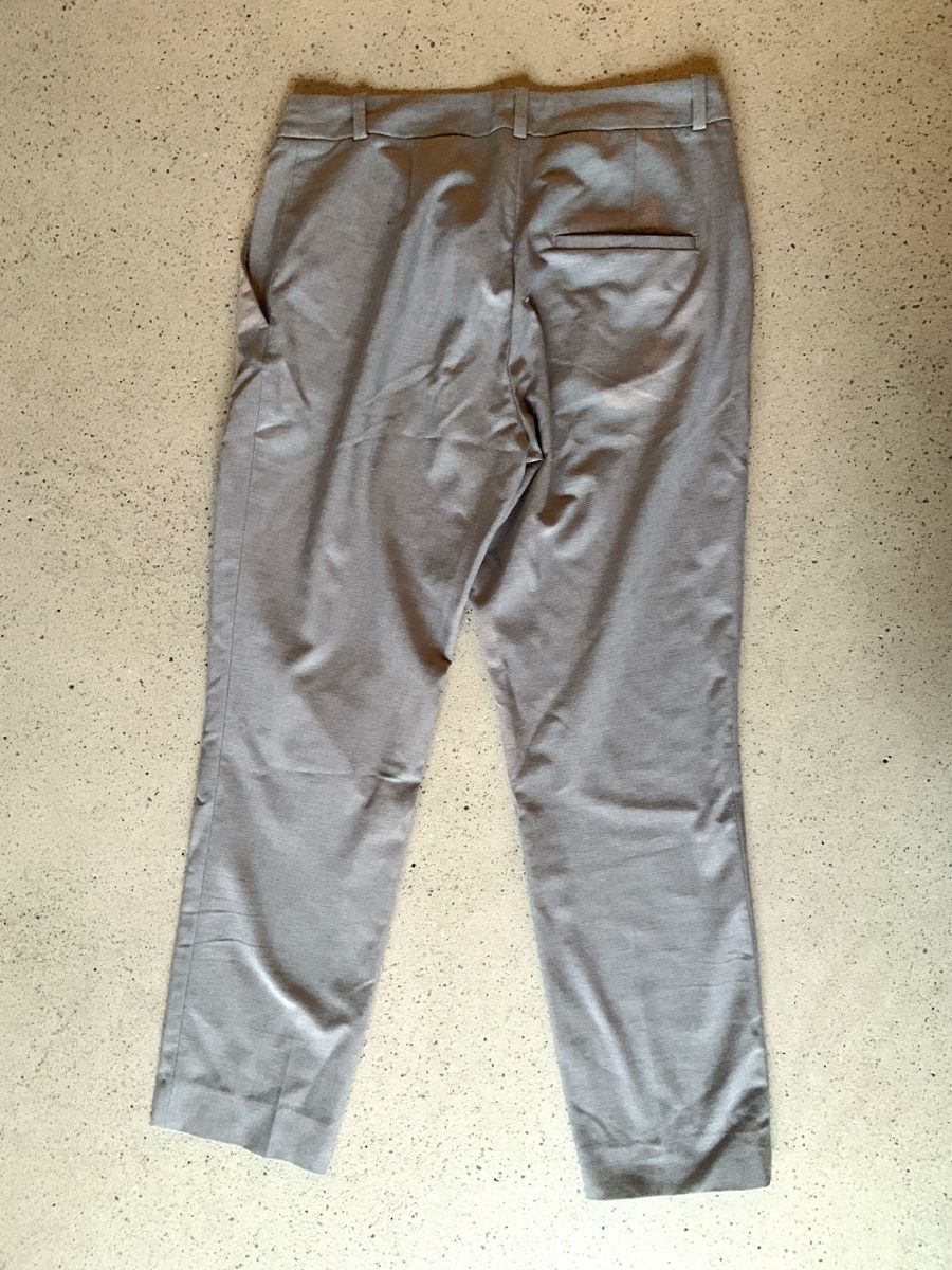 H&M Pantaloni: H&M Slacks grau Gr.36 – Usato da Basel venduto da mir_h6vg 1
