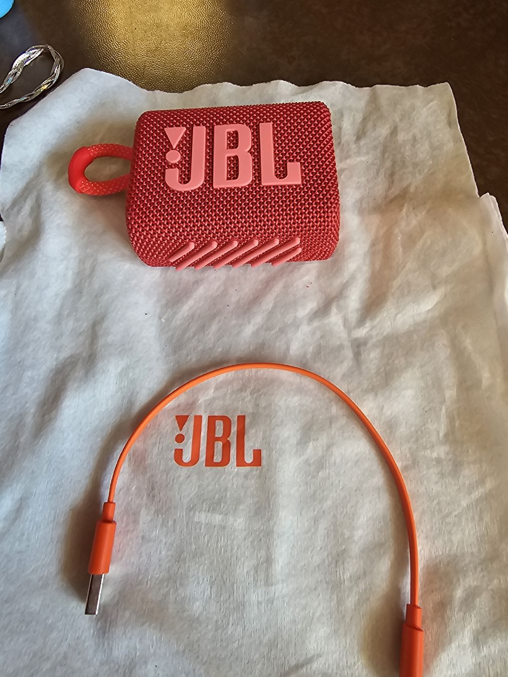 JBL Casse acustiche: JBL Go 3 Lautsprecher rot mit Ladekabel – Usato da Herzogenbuchsee venduto da tgi_rln7 1