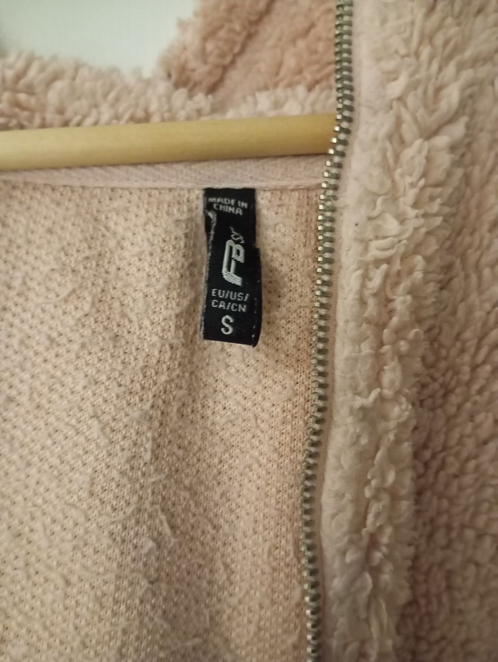 Pullover & Sweatshirts: Kapuzen Pullover für Damen – Gebraucht aus Buchs ZH von indli10 3