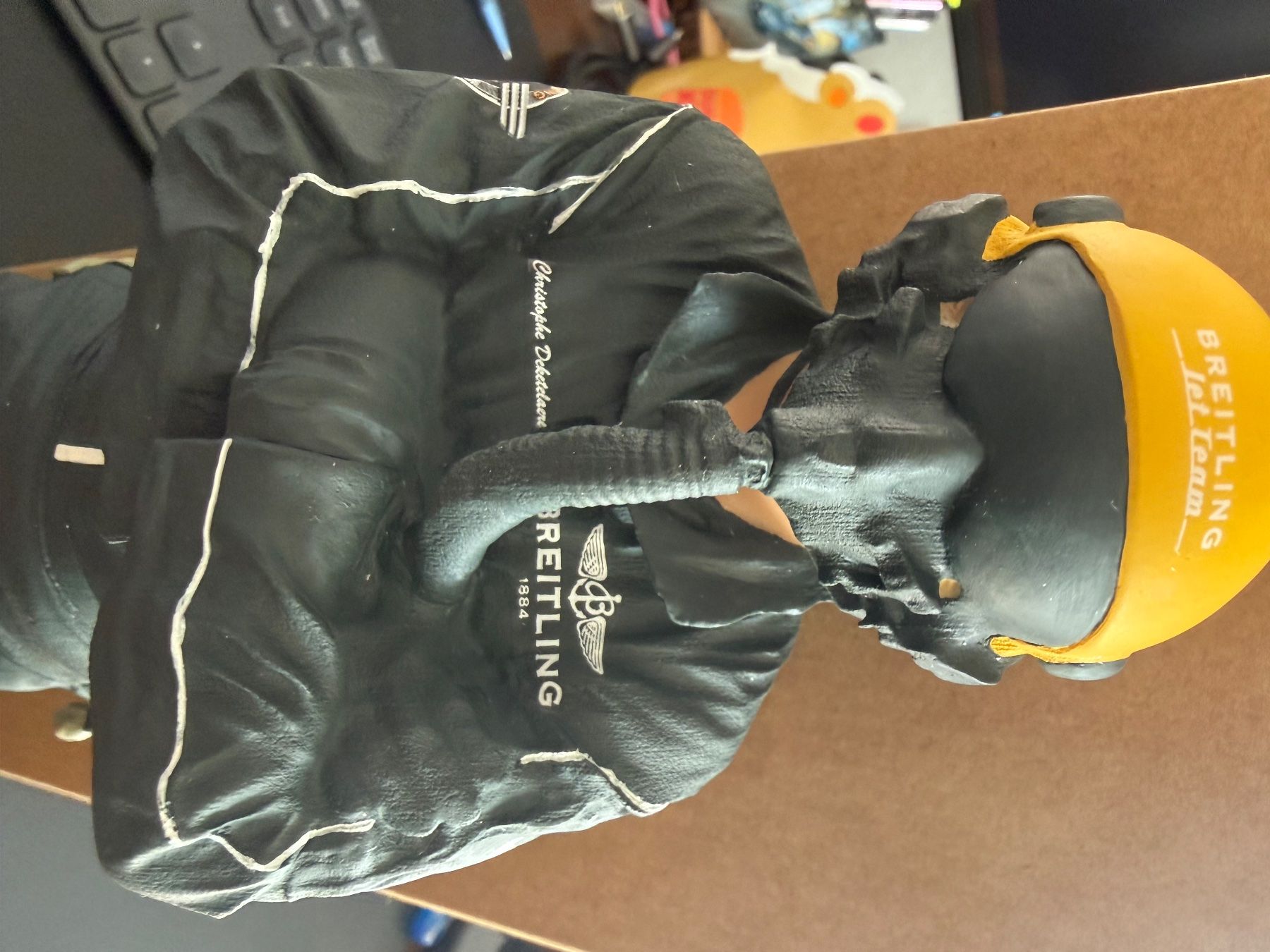 Figuren: Breitling Jet Team Pilot – Neu und originalverpackt aus Bettlach von val_95hq 4