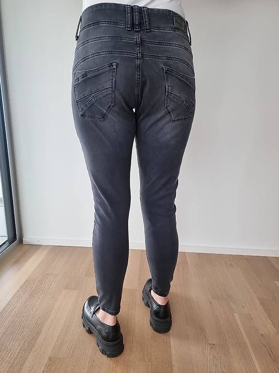 Jeans: Strechjeans PepeJeans Gr.28 dunkelgrau – Usato da Ostermundigen venduto da d-p73 1