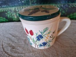 Zauberhafte, Vintage Teetasse mit Sieb und Deckel, neuwertig