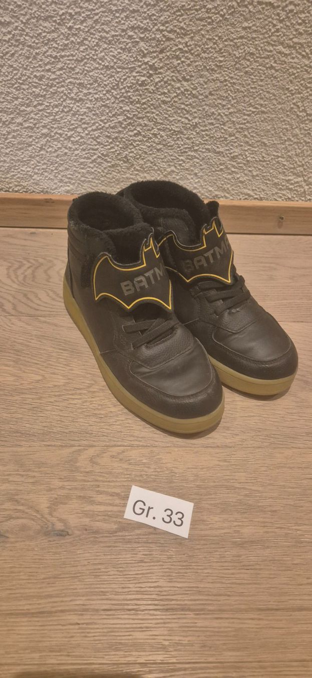 Scarpe per ragazzi: Winterschuhe Batman mit LED Gr. 33 – Usato da Steinhausen venduto da Housebabe