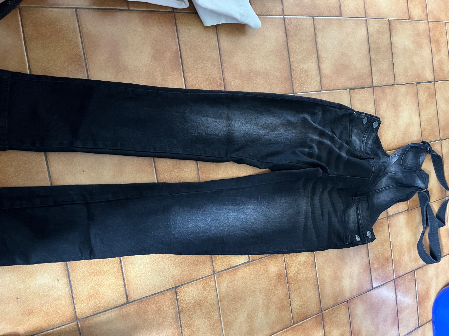 Pantaloni: Salopette jeans Taille 164 maman – Usato da Veyrier venduto da kimedovapa