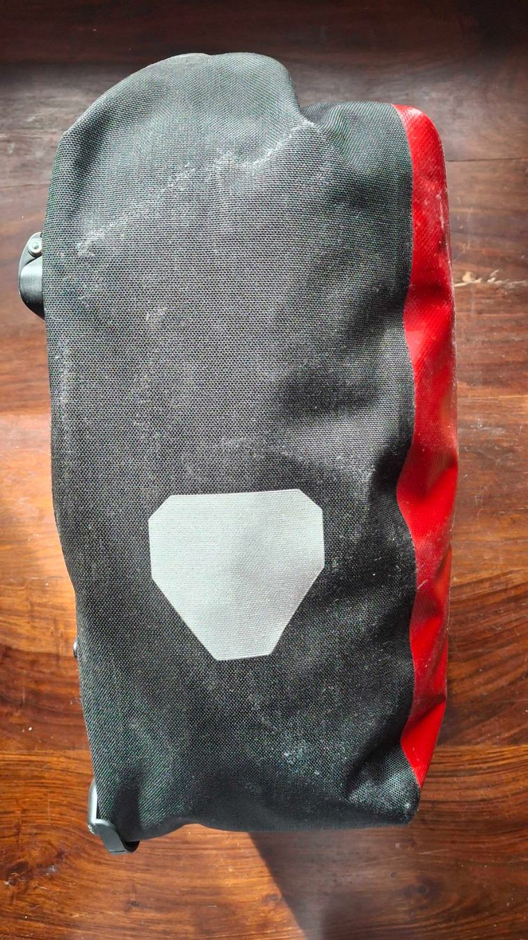 Ortlieb Borse: Ortlieb Gepäckträgertasche - Back-Roller Core 20L – Usato da Flühli LU venduto da flysite 3