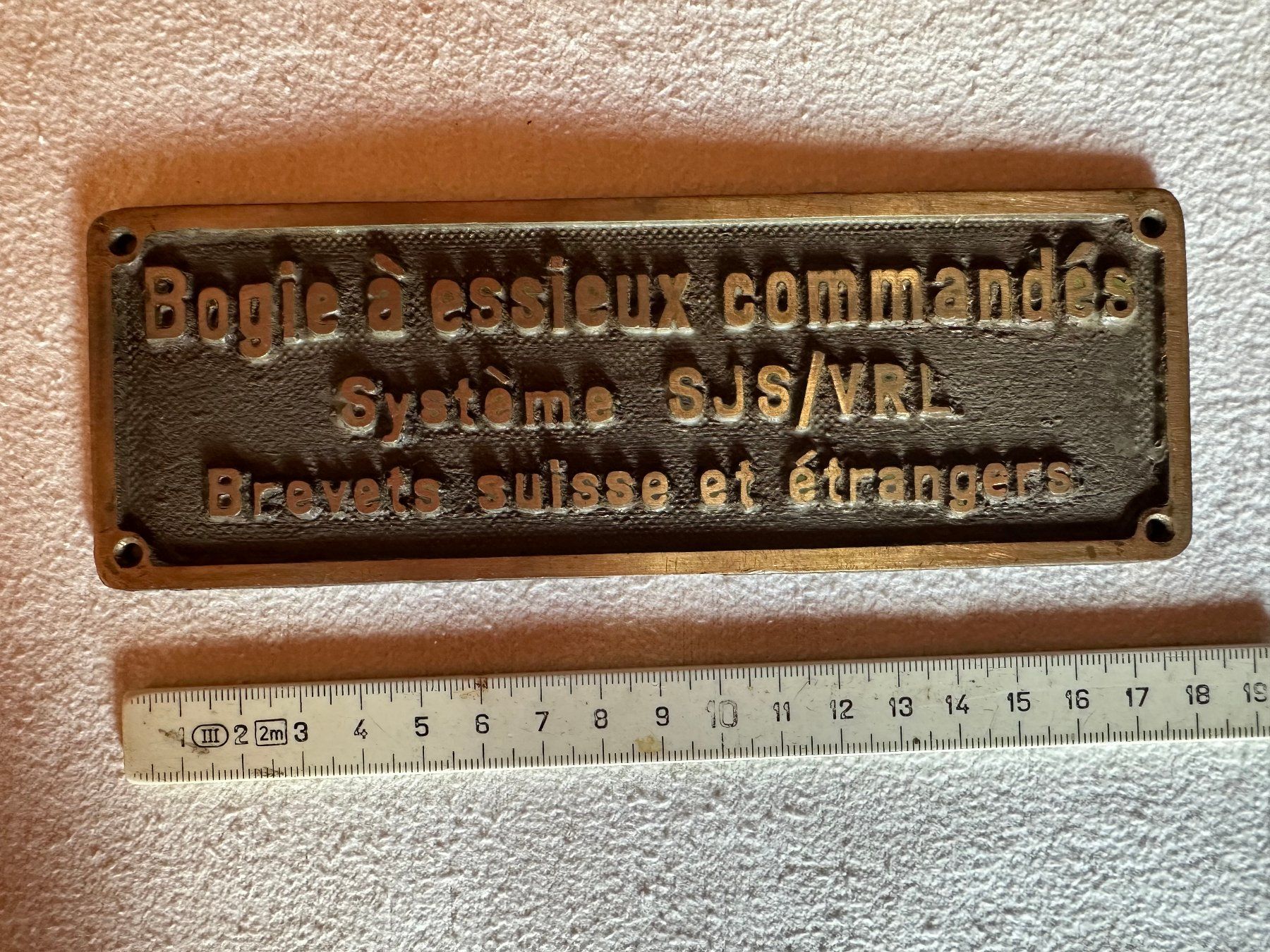 Schilder: Plaque "Bogie à essieux commandés" – Gebraucht aus Ste-Croix von mjmg 2