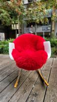 Schaffell in der Farbe rot