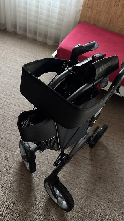 Aides à la marche: Rollator/ Gehilfe – Neuf avec emballage d'origine à Baar par Fam_Baur 4