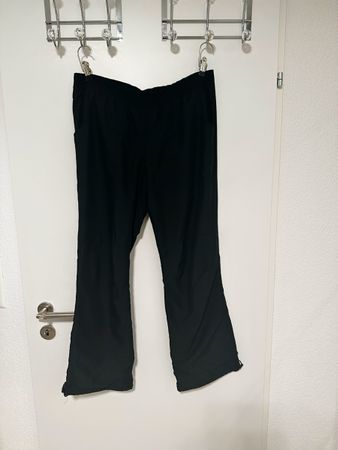 Schwarze Trainerhosen Gr. 44 Sport