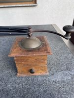 Antiker Kaffeemühle Holz mit Schublade, tolles Deko-Stück.