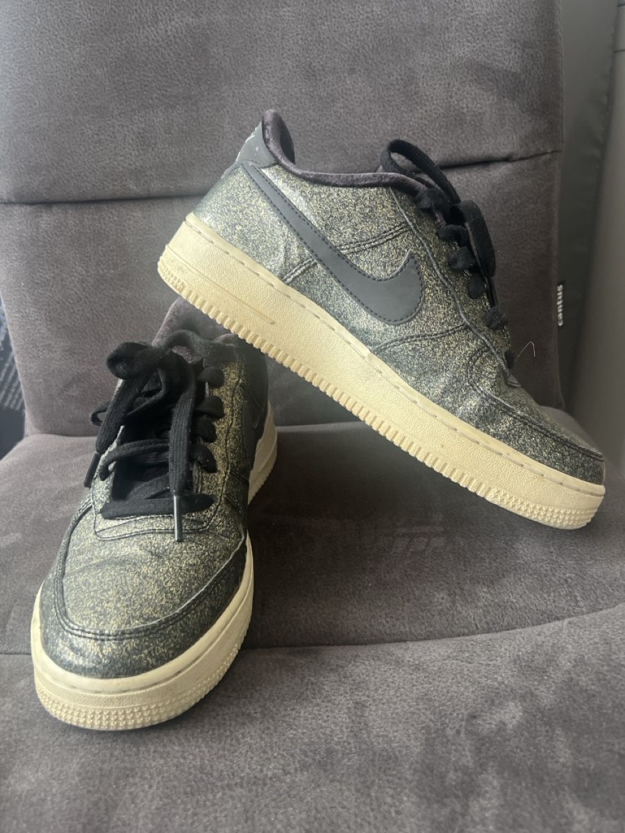 Nike Scarpe da donna: Nike Air Force 1 Damen Grösse 39 – Usato da Geroldswil venduto da leo_x9p8