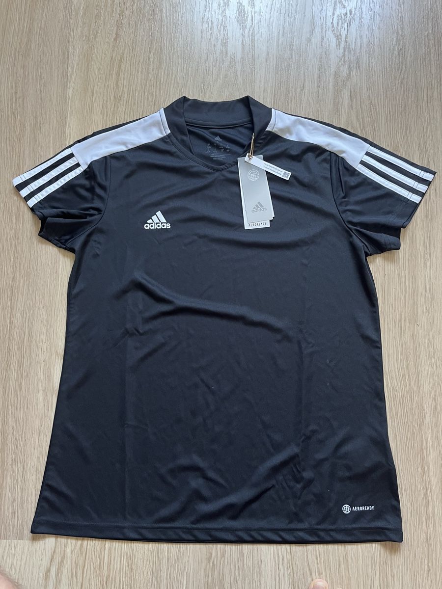 Adidas T-Shirts: Adidas T-Shirt – Neu und originalverpackt aus Bern von cla_bl2w