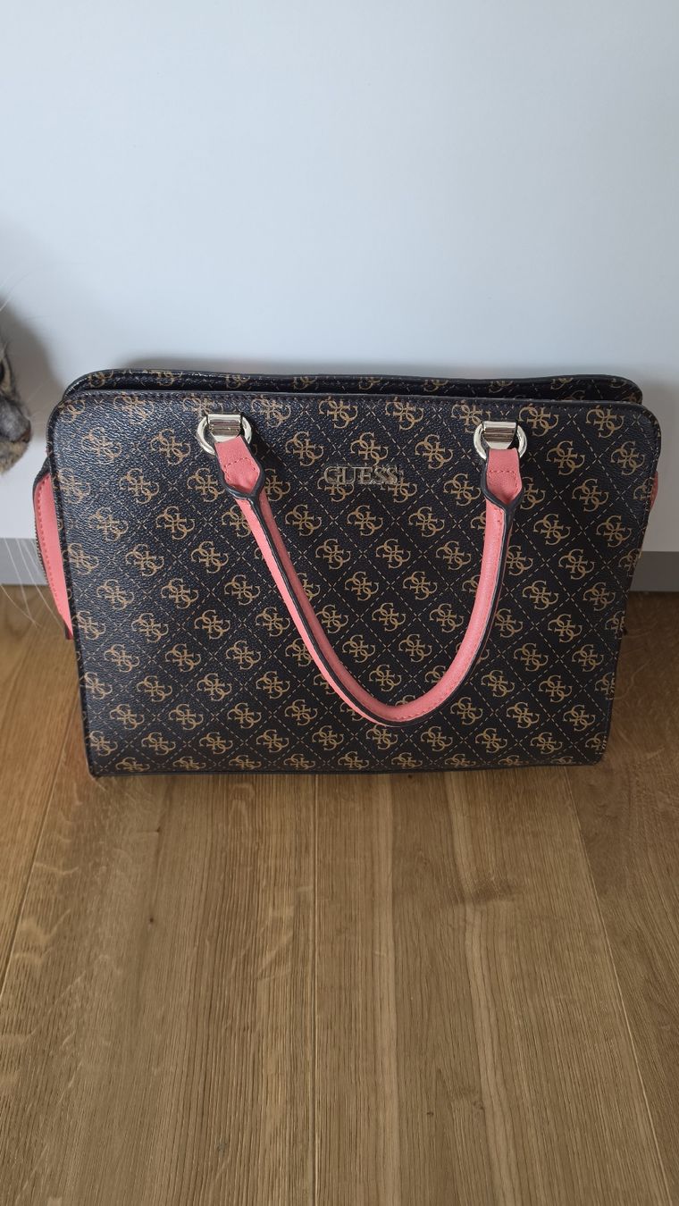 Guess Borse da donna: Guess Tasche – Usato da Möriken AG venduto da umi_ltb7 1
