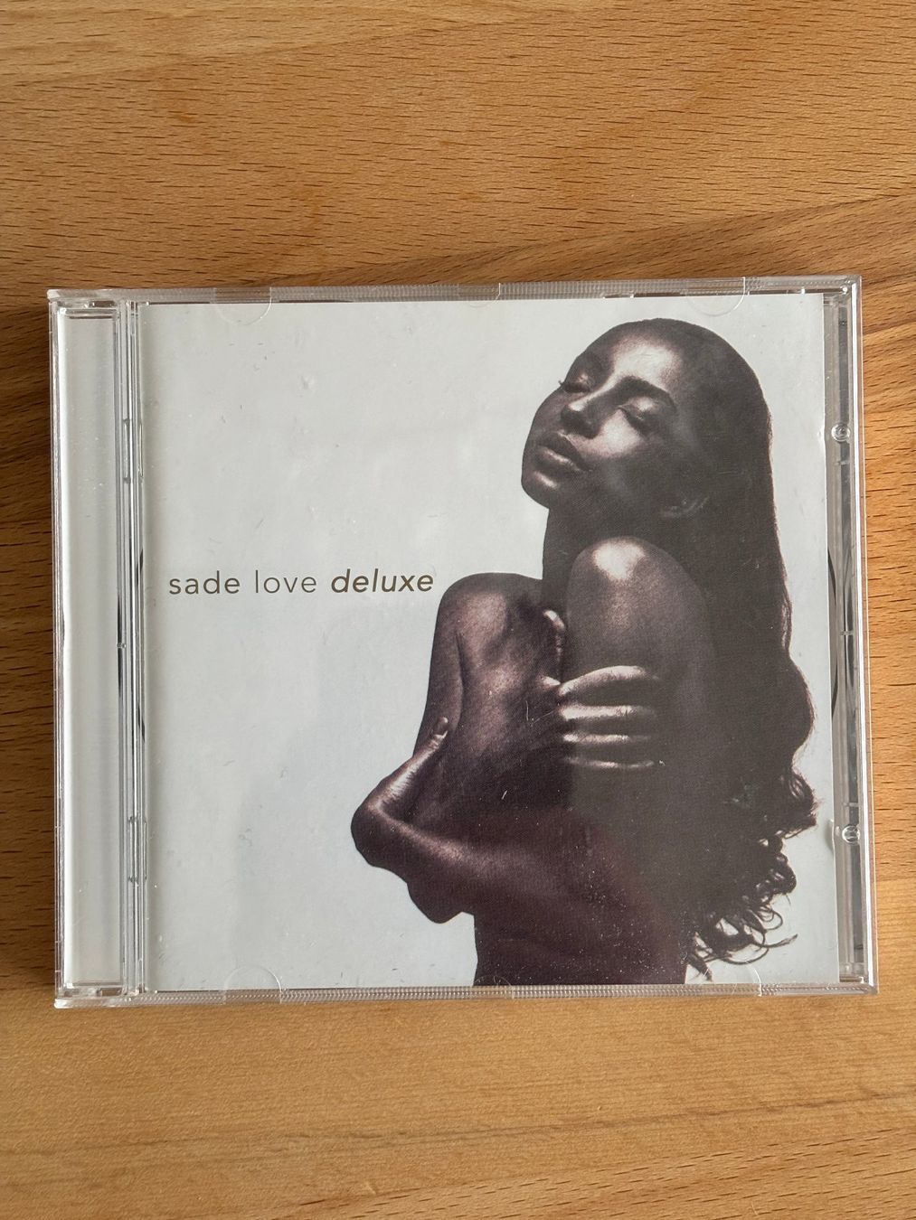 CDs: SADE - Love Deluxe – Gebraucht aus Zuzwil SG von Gasstation
