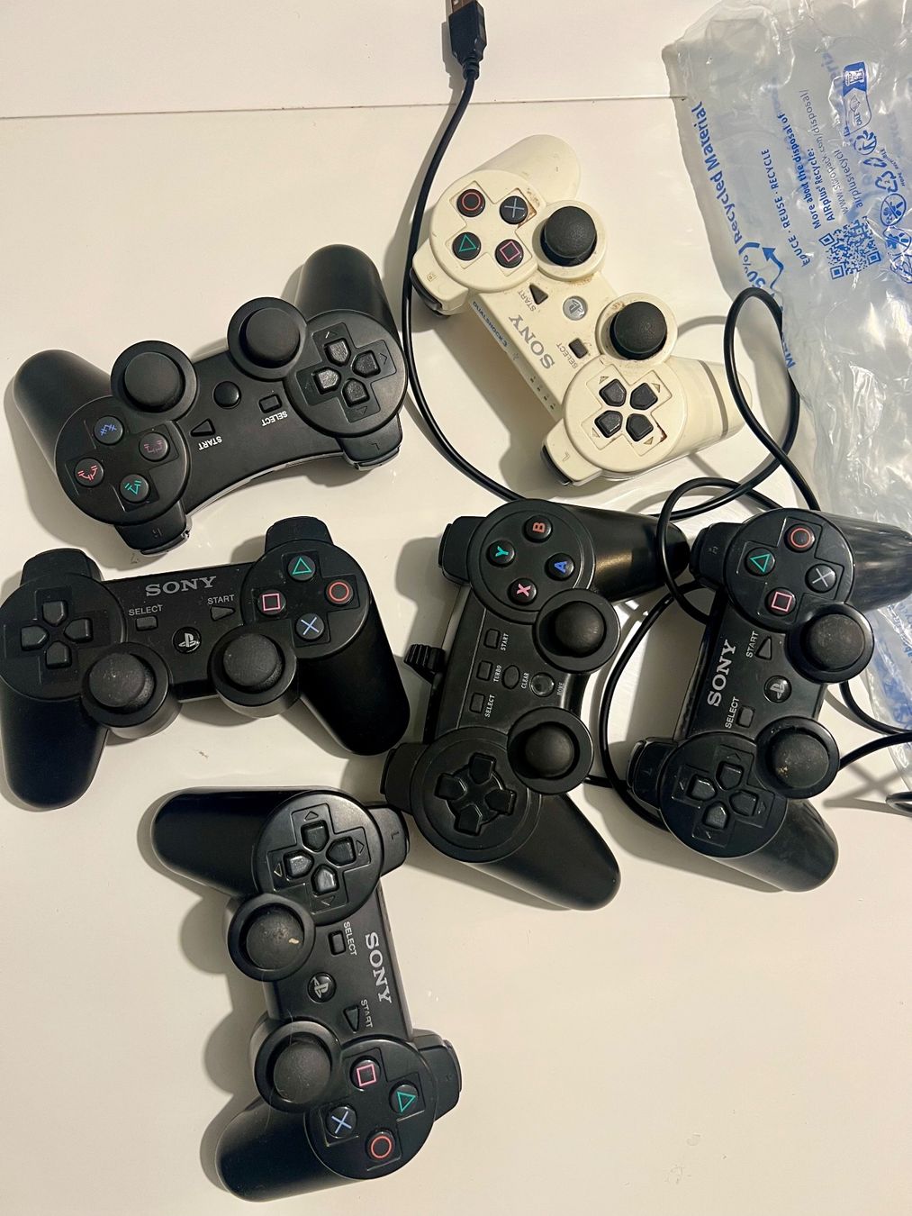 Sony Manettes: PS3 Controllern Ab. 1 FR – D'occasion à Zürich par T.E.B