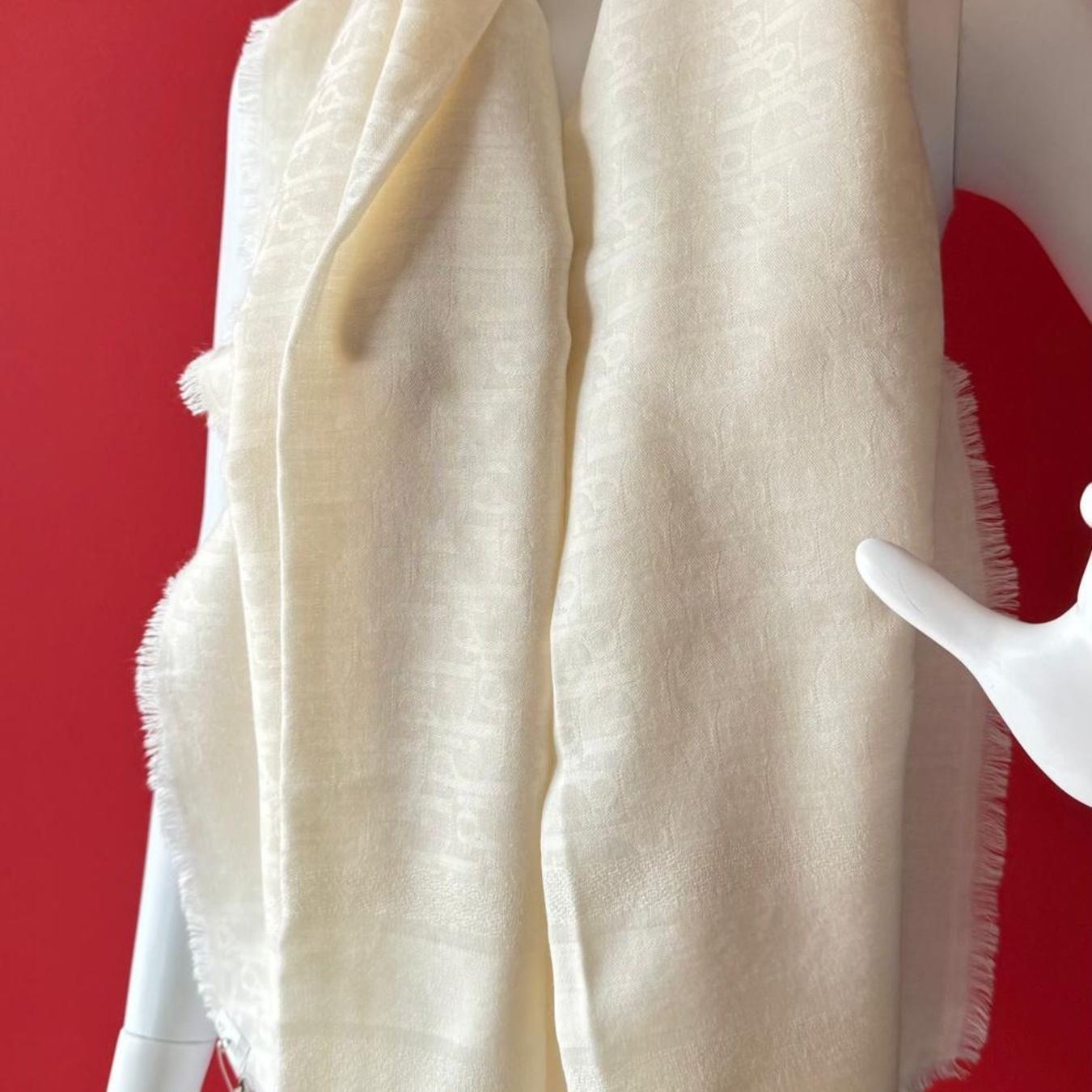 Dior Foulard & Sciarpe: Dior Schal schimmernd beige – Usato da Oberarth venduto da SSS. 2