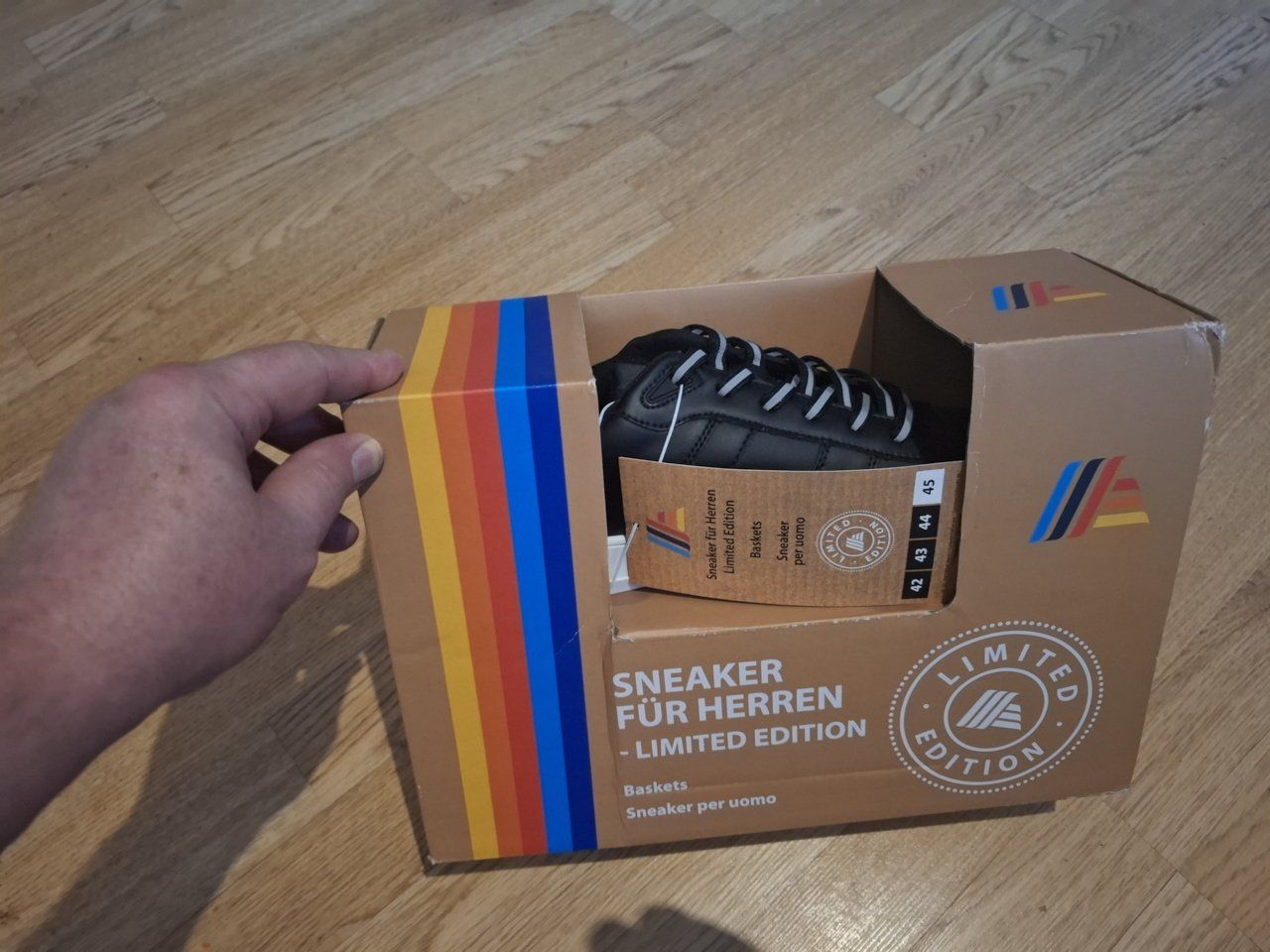 Herrenschuhe: Aldi Sneaker Herren - Limited Edition - Schwarz - Grösse 45 – Neu und originalverpackt aus Basel von Falcodr
