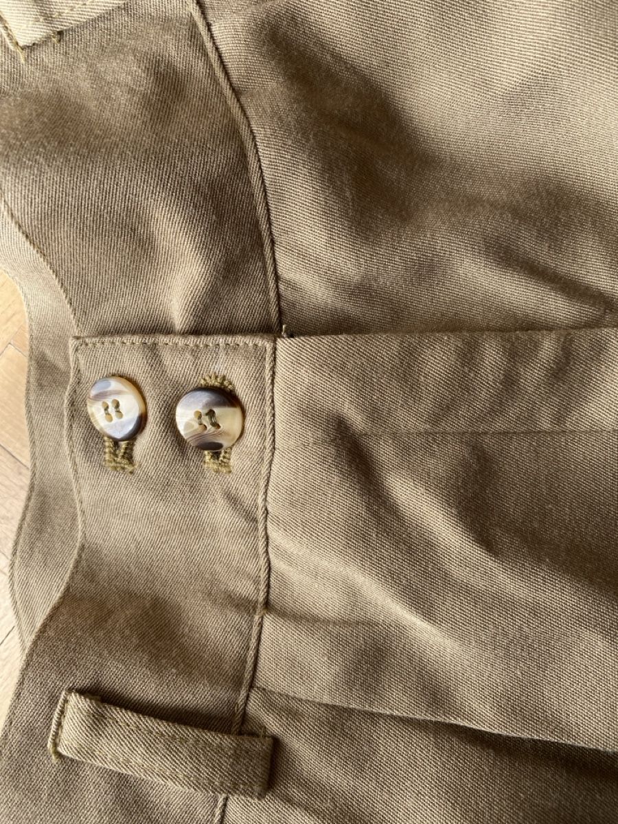 Pantaloni: Beige Hose mit Bundfalten – Nuovo (secondo la descrizione) da Sarnen venduto da Paris99 3