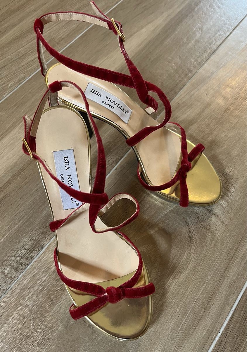 Chaussures femmes: Sandales Bea Noveli – D'occasion à Euseigne par so.ART 1