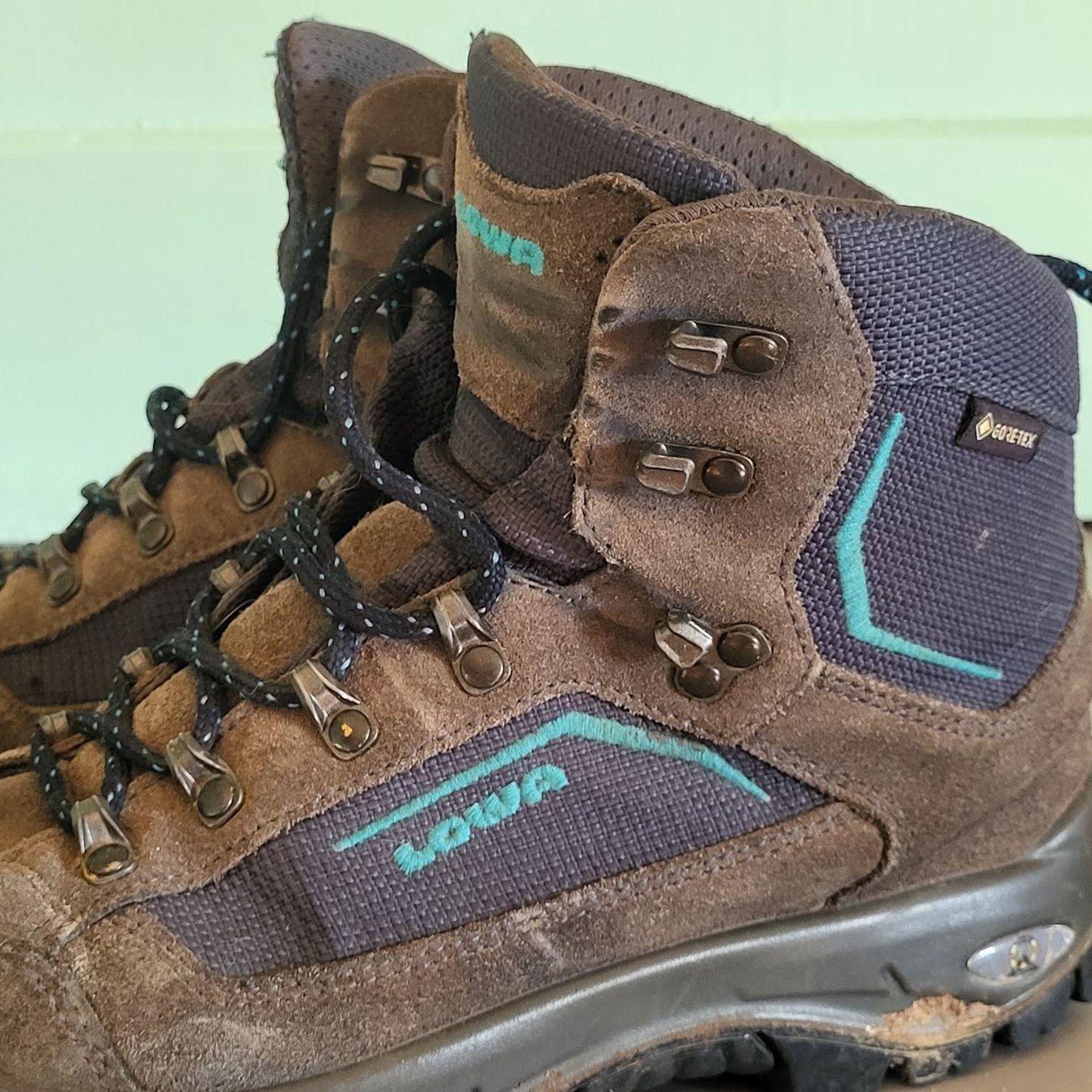 Lowa Scarpe da donna: LOWA Wanderschuhe - Gr. 38 - gebrauchter Zustand – Usato da Tägertschi venduto da TheChange