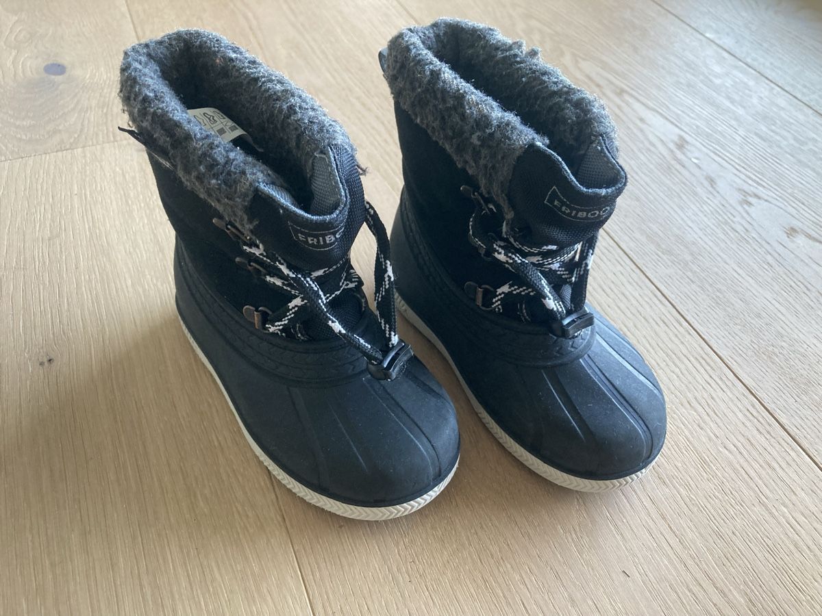 Friboo Scarpe per ragazzi: Friboo Winterstiefel Gr.24/25 – Usato da Wil SG venduto da Chrissy07