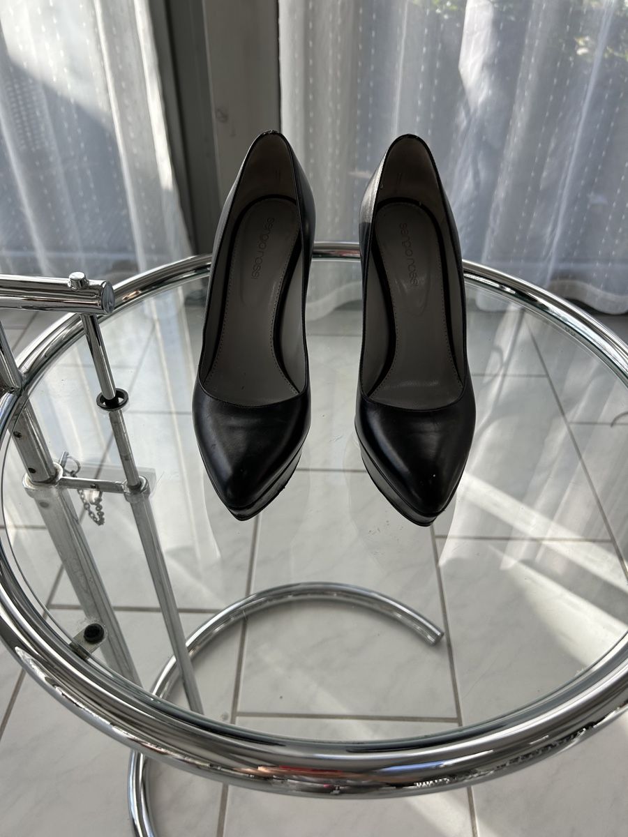 Sergio Rossi Damenschuhe: Sergio Rossi Black Leather Pumps Size 37.5 - Elegant! – Gebraucht aus Saland von ele_vc96