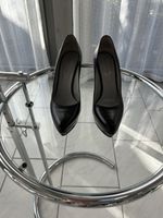 Sergio Rossi Black Leather Pumps Size 37.5 - Elegant!