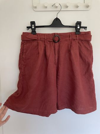 Bermuda en lin avec ceinture